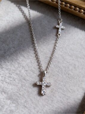 Dainty Double Cross Pendant Necklace